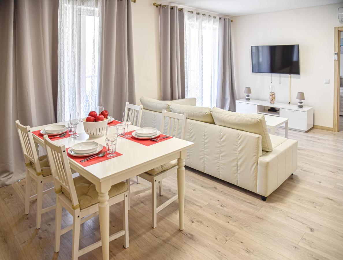 Apartamento Elegante Com Garagem E Piscina Na Praia Da Rocha Portimao Luaran gambar