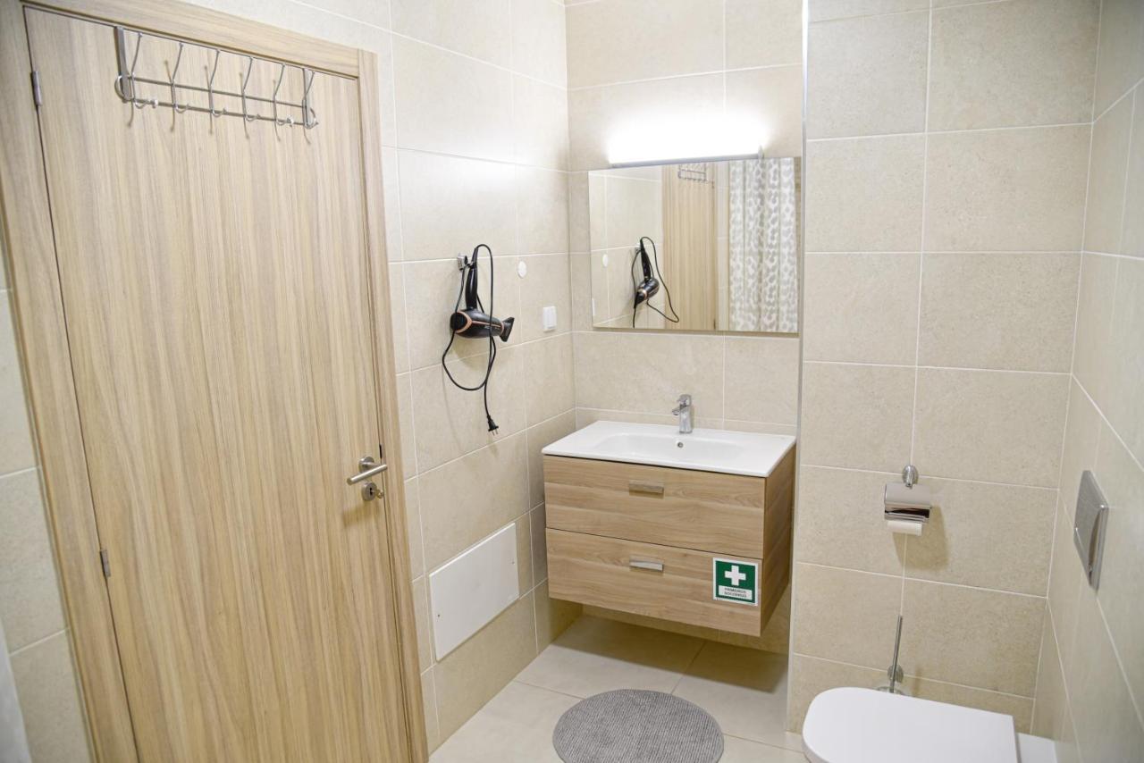 Apartamento Elegante Com Garagem E Piscina Na Praia Da Rocha Portimao Luaran gambar