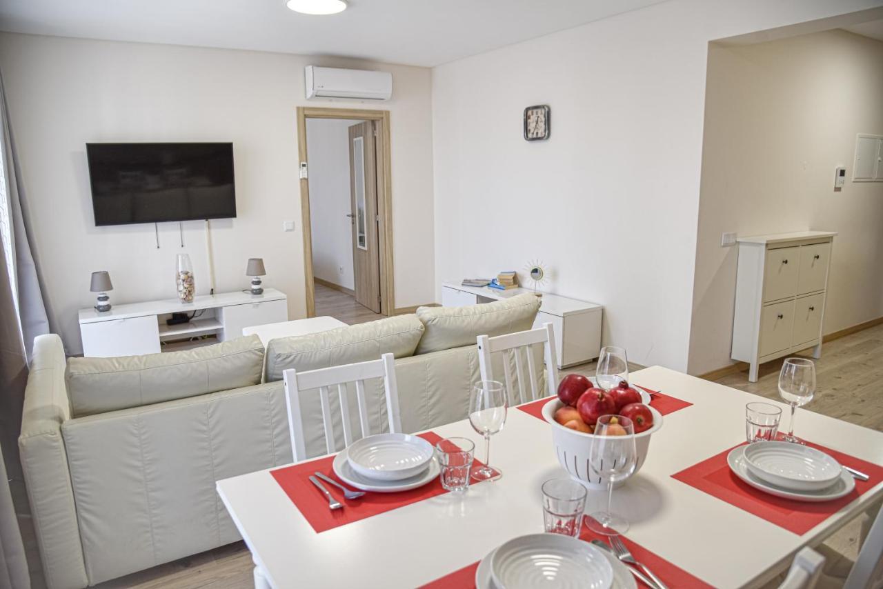 Apartamento Elegante Com Garagem E Piscina Na Praia Da Rocha Portimao Luaran gambar
