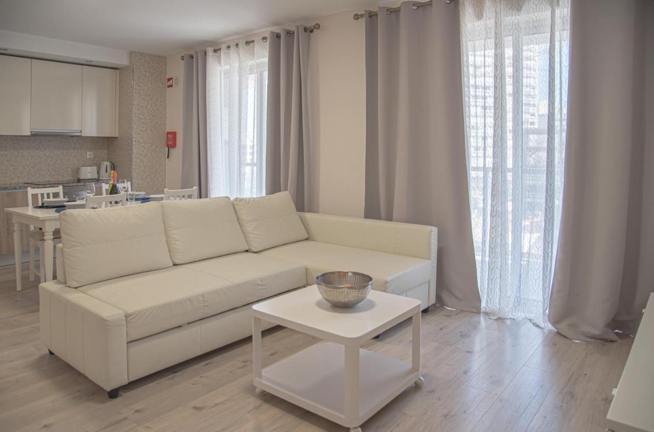 Apartamento Elegante Com Garagem E Piscina Na Praia Da Rocha Portimao Luaran gambar